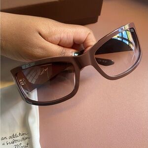 DEZI x Monet Montay Glasses in Brown